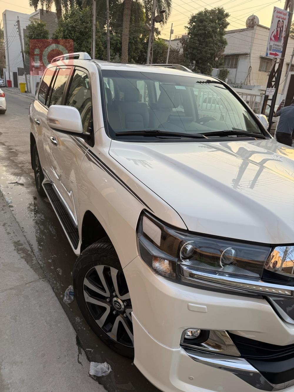 تۆیۆتا لاند کروزەر